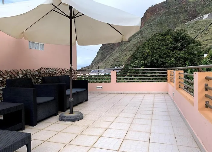 Ribeira House- Ideal For Relax & Remote Work Casa de Férias